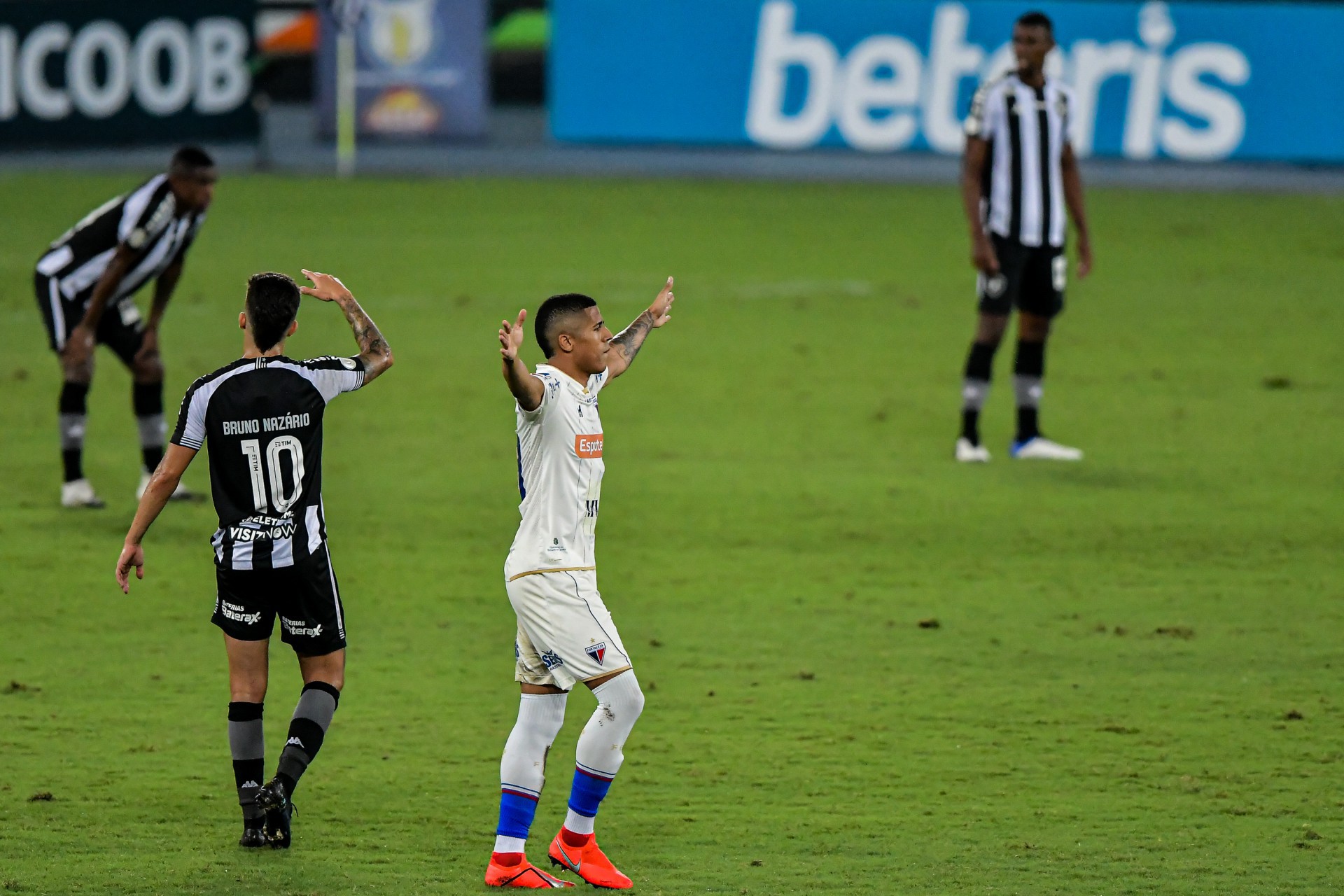 Fortaleza Arranca Vit Ria Contra O Botafogo No Rio De Janeiro