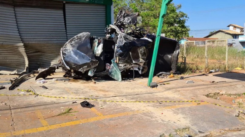 Adolescente De Anos Morre Ap S Caminhonete Capotar Durante Racha Em