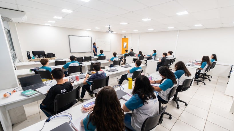 metodologia de ensino inovadora Escolas SESI SENAI estão