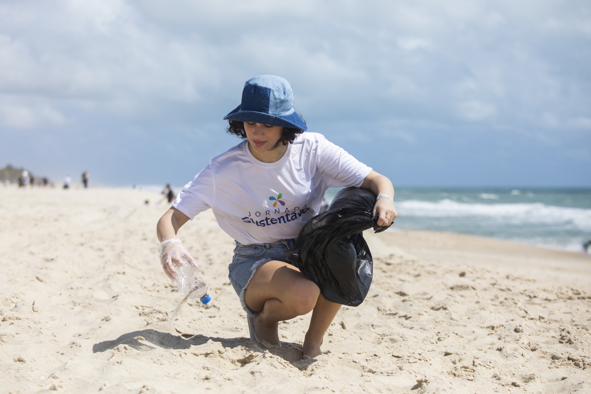 Dia De Limpeza De Praias Re Ne Volunt Rios Em Fortaleza Farol Opovo