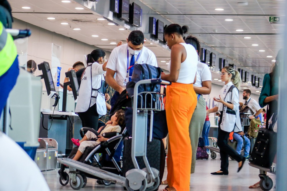 Aeroporto De Fortaleza Espera Voos Di Rios At De Janeiro