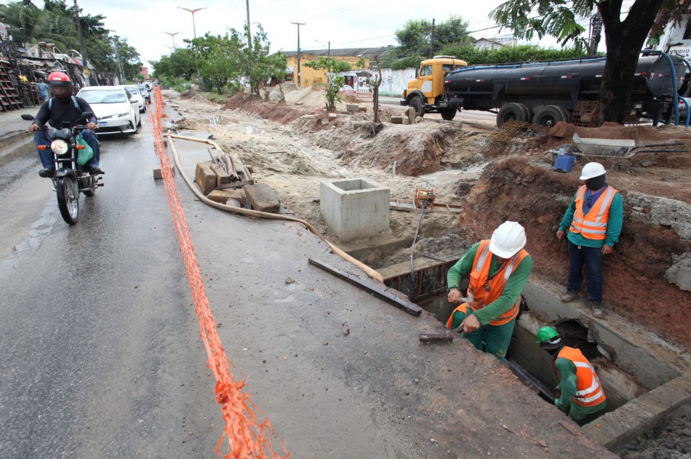 Iniciadas em outubro de 2022 obras de drenagem na Paulino Rocha estão