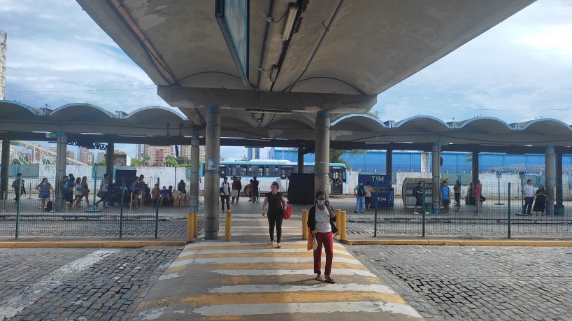 No 1º dia de reajuste na tarifa de ônibus em Fortaleza passageiros