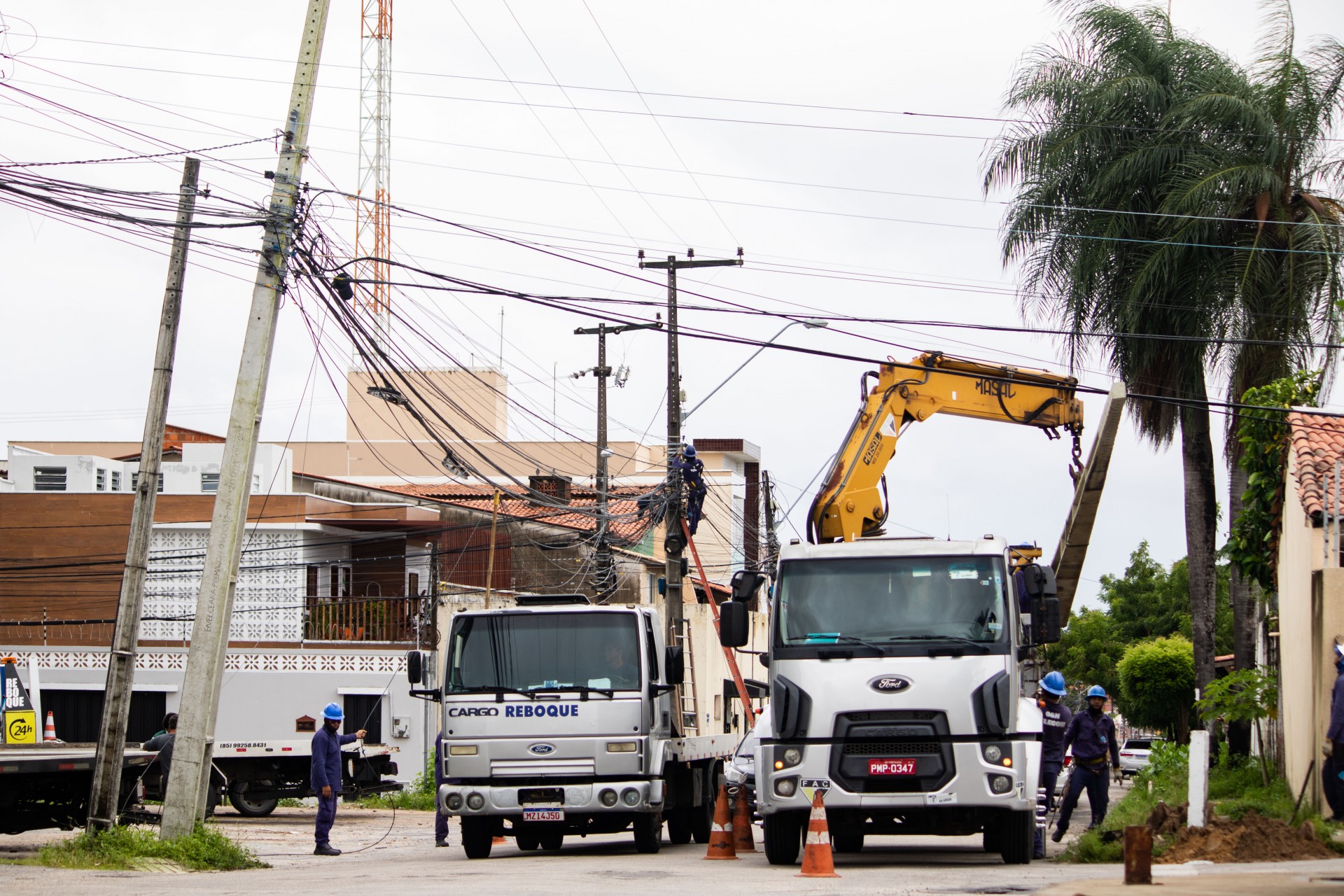 Postes Danificados Geram Receio Em Moradores De Fortaleza Saiba Como