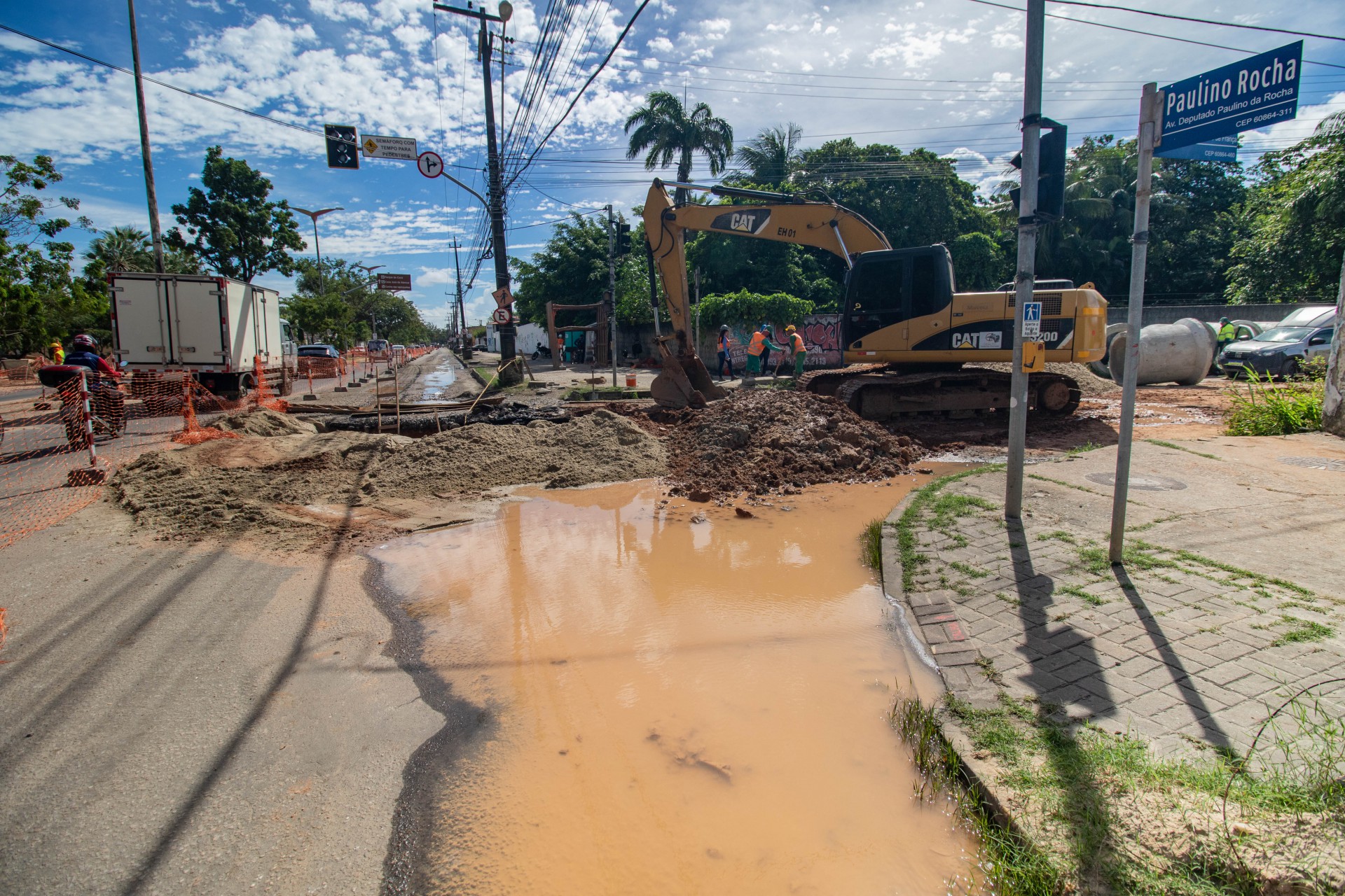 Obras na av Dep Paulino Rocha aumentam insegurança e geram atrasos