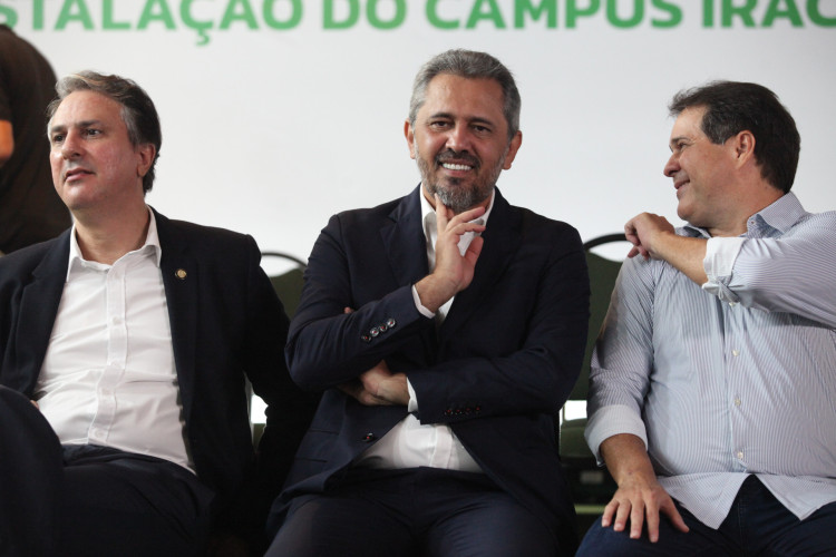 O manifesto na essência é um novo ataque Guálter George OPOVO