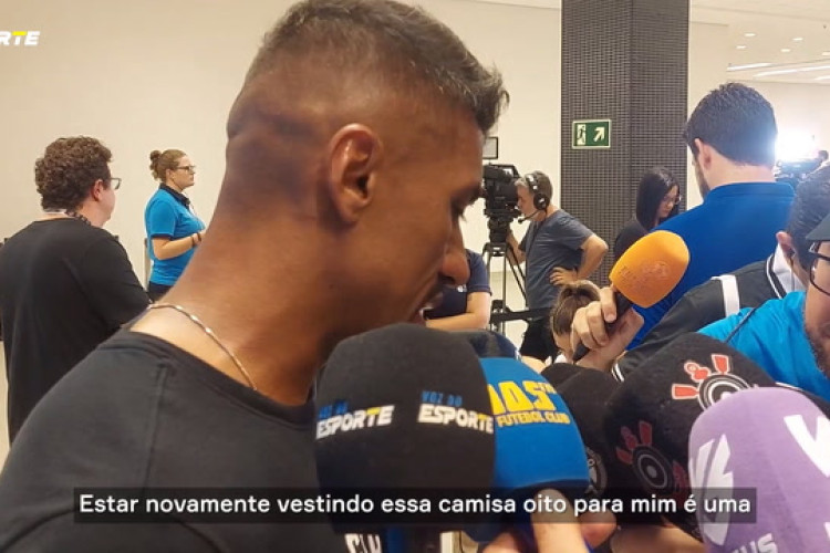 Paulinho comenta renovação e retorno a camisa 8