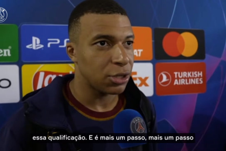 Mbappé diz para torcida festejar É mais um passo rumo a final em Wembley