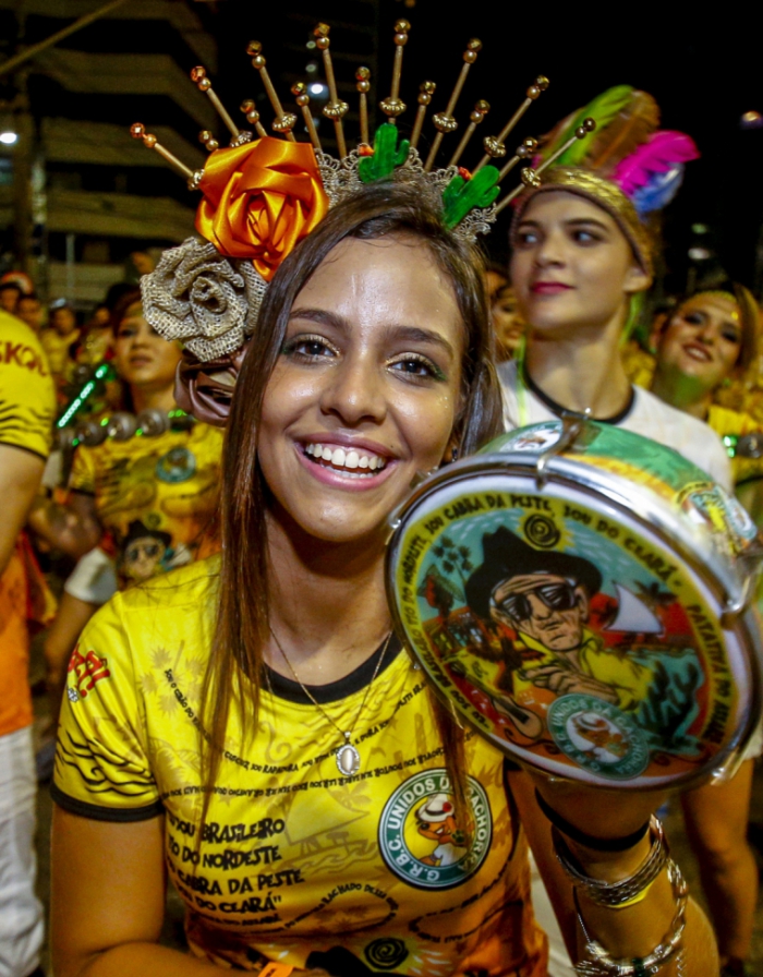 FORTALEZA, CE, BRASIL, 16-02-2019: Bateria Unidos da Cachorra. Pre-carnaval em fortaleza rodamos por fortaleza para ver blocos e casas que fazem a festa antes do canaval. (Foto: Aurelio Alves/O POVO) (Foto: fotos AURELIO ALVES)