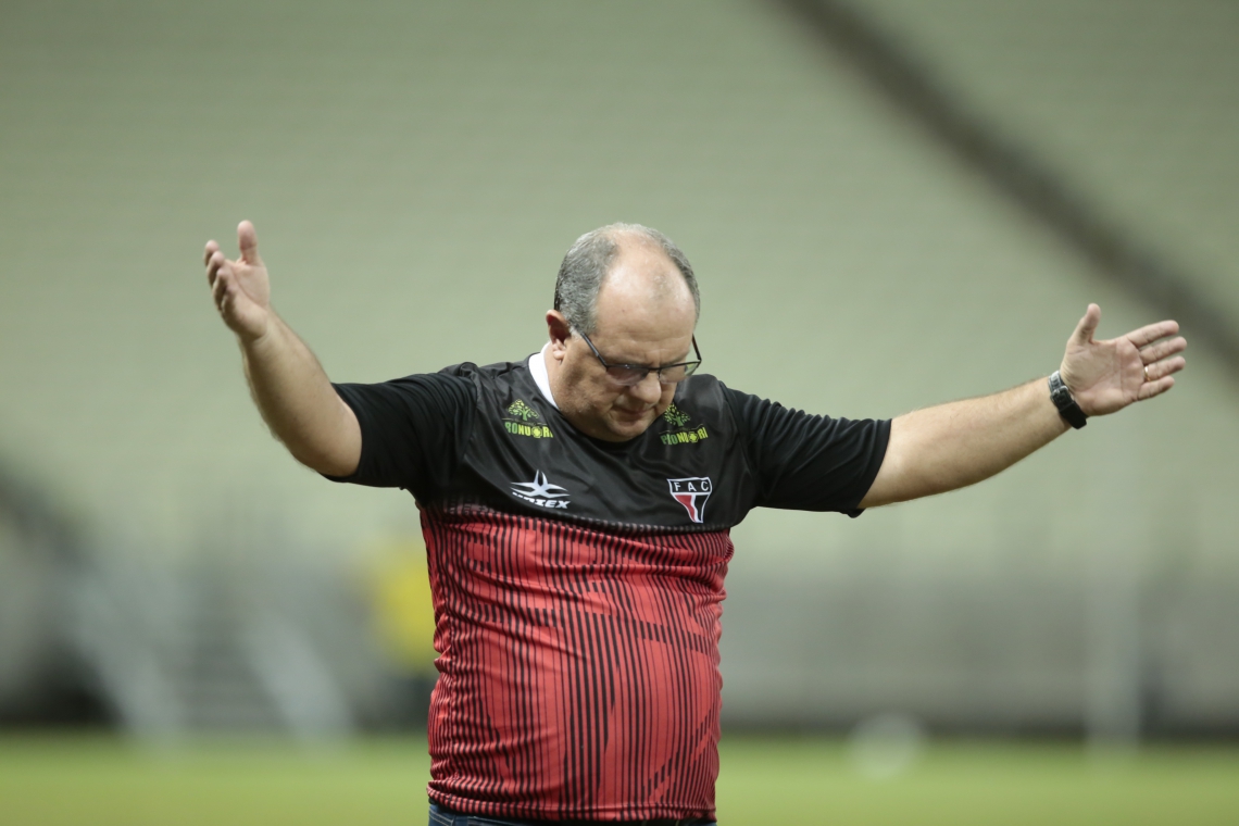 Marcelo Vilar tem retornos e desfalques para confronto de hoje