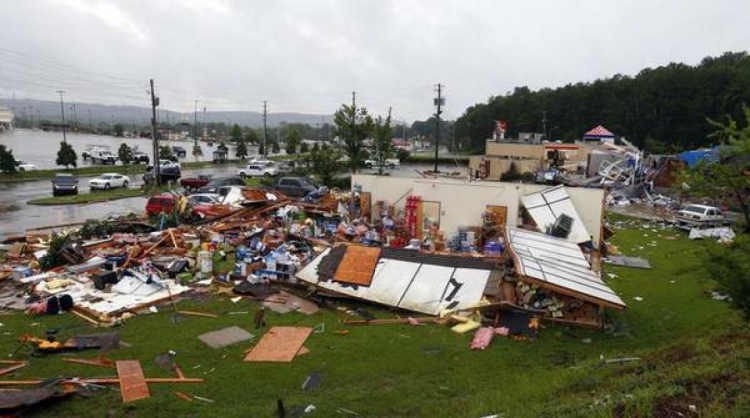 Destruição causada pelo tornado que atingiu o estado do Alabama, nos Estados Unidos.  (ANSA)