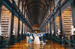 Biblioteca da Trinity College, em Dublin