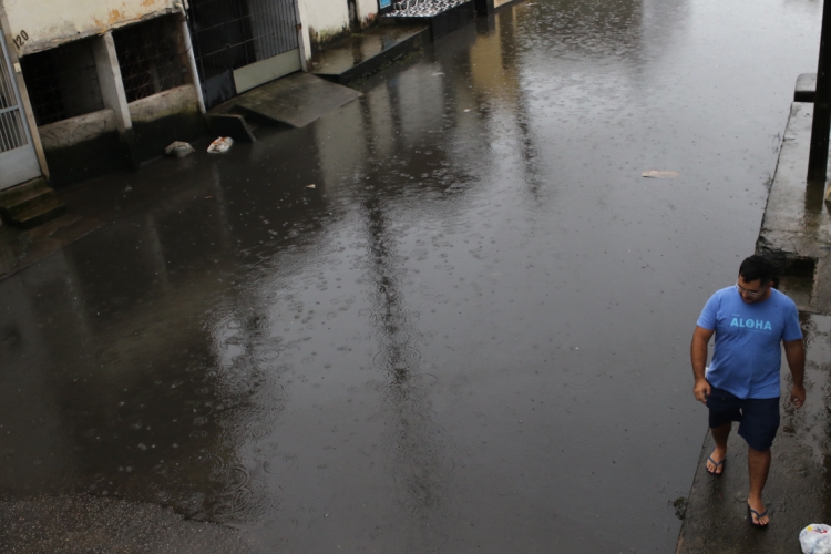 Em Fortaleza, a maior marca foi registrada no posto de Messejana, com 48,8mm.  (Foto: Fabio Lima/O POVO)