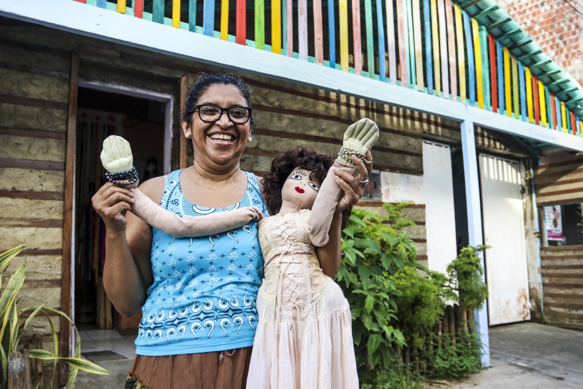 Liduína Maria Lopes Rodrigues é a idealizadora do Museu da Boneca de Pano (Foto: Alex Gomes / Especial para O POVO)