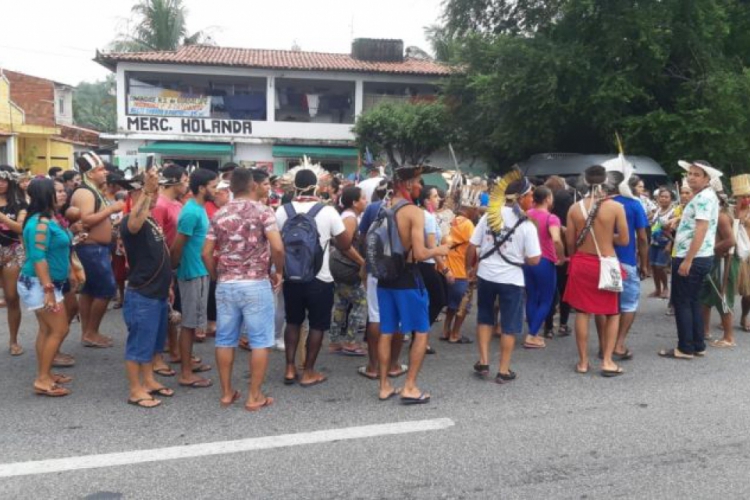 Manifestação na BR-222, em Caucaia