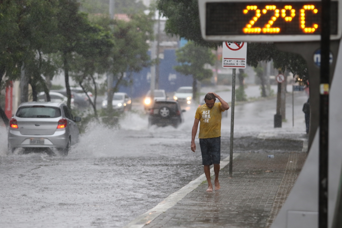 Na Capital, a chuva atingiu a marca de 29 milÃ­metros e causou transtornos.