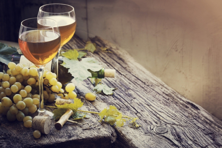 Quinta-Feira Santa, na tradição cristã, é o dia da última ceia, quando Jesus Cristo consagrou o vinho e o pão