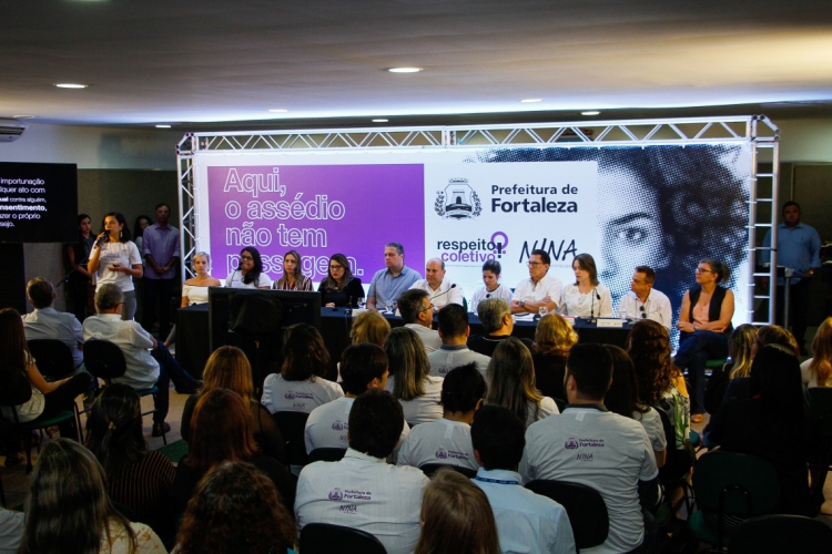 Lançamento do botão Nina, uma das ações da Prefeitura de Fortaleza para reduzir o número de assédios contra as usuárias de ônibus. (Foto: Divulgação)