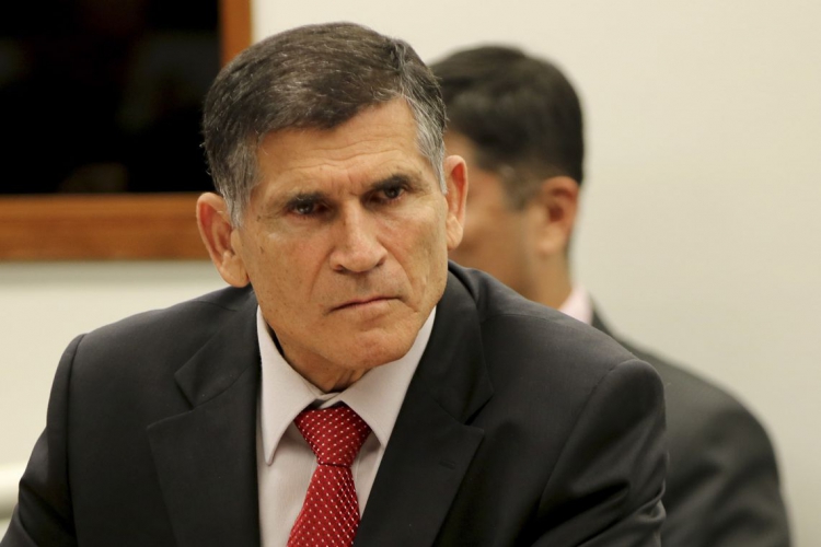 O ministro da Secretaria de Governo, Alberto dos Santos Cruz, afirmou que, em relação ao Banco do Brasil, uma nova veiculação estaria a cargo do presidente da estatal.