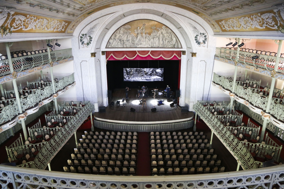 Vista do palco do Theatro José de Alencar (Foto: Mariana Parente/Especial para O POVO/ em 11/08/2017)