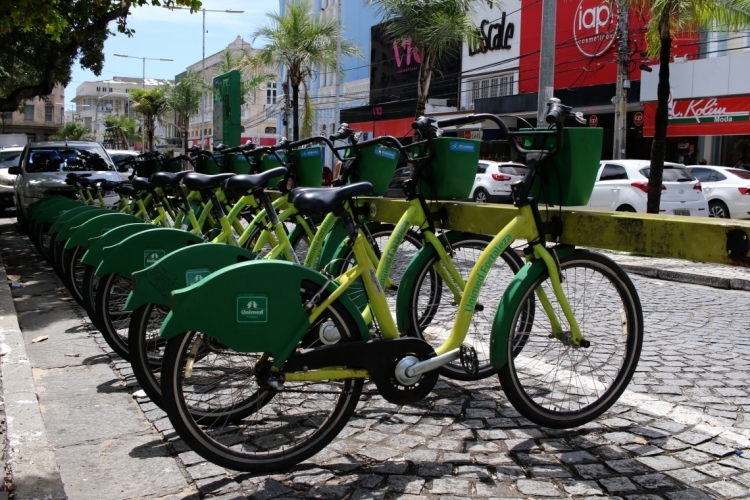 O projeto disponibiliza mais de 1.200 bicicletas na Capital 