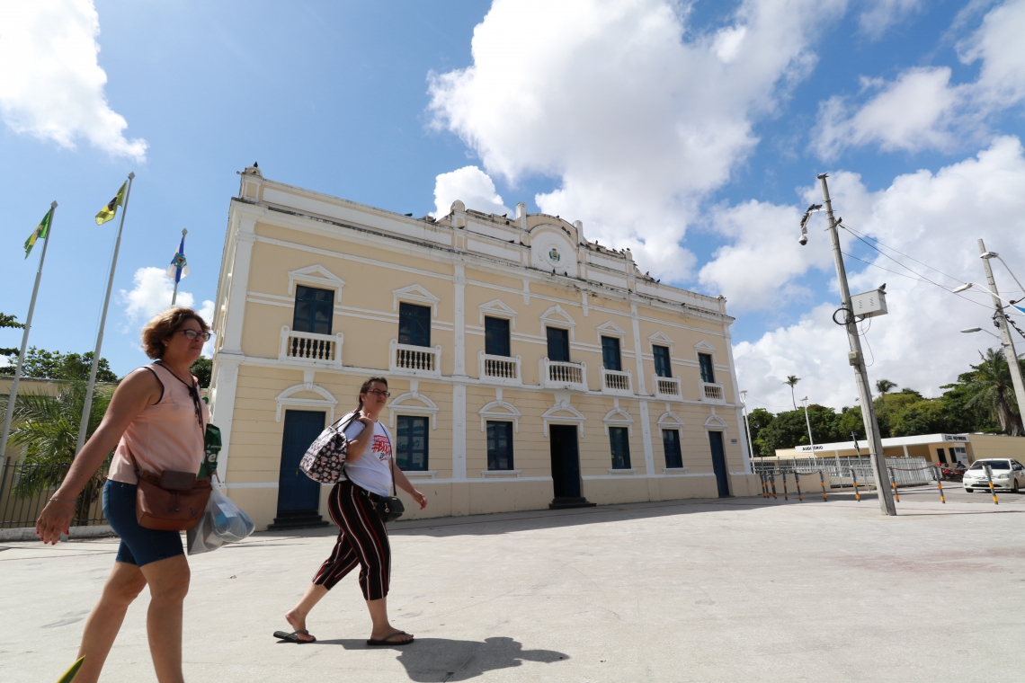 Fachada do Paço Municipal, sede da Prefeitura e Fortaleza, no Centro de Fortaleza (Foto: Tatiana Fortes)