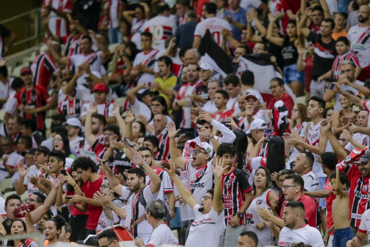 Torcida do Ferroviário na Arena Castelão