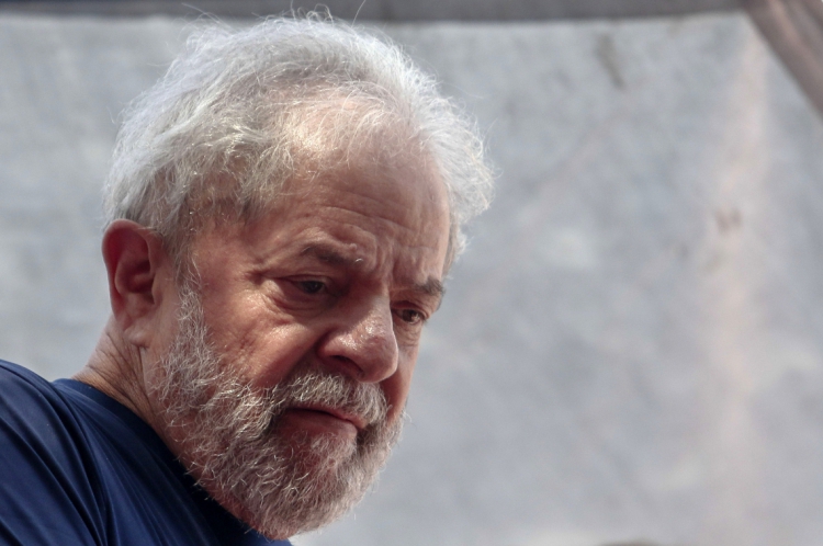  Lula no dia em que foi preso, em abril de 2018