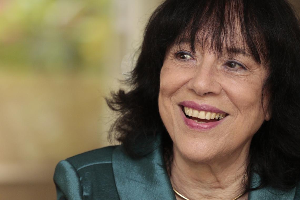 FORTALEZA,CE,BRASIL,14.08.2019: Ângela Gutierrez, escritora e primeira mulher a presidir a acadêmia cearense de letras e professora emérita da UFC. (fotos: Tatiana Fortes/ O POVO) (Foto: Tatiana Fortes)