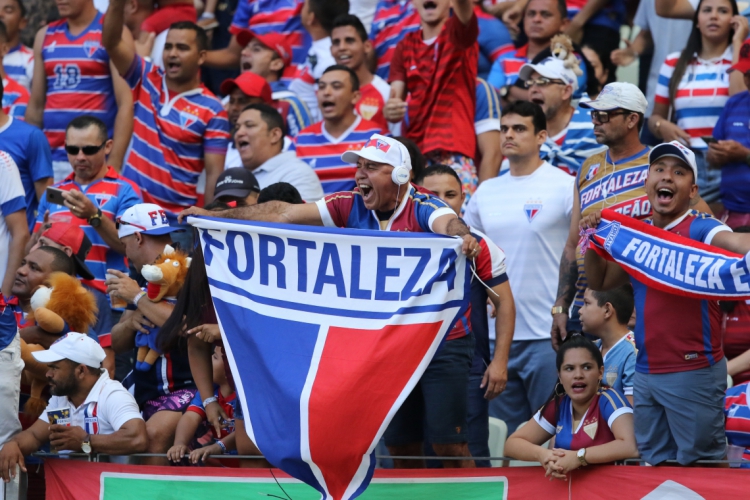 Torcida do Fortaleza já reservou mais de 23 mil lugares no Castelão para ver o jogo contra o Atlético-GO