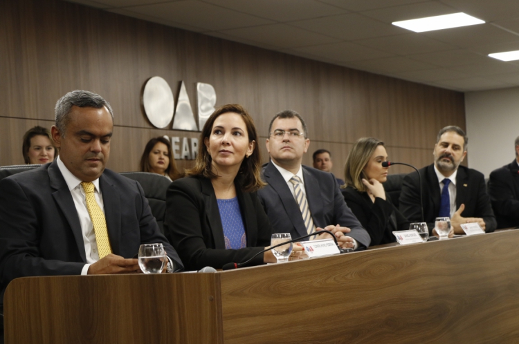 Daniela Borges, presidente da Comissão Nacional da Mulher Advogada, esteve em Fortaleza nesta terça-feira, 1º, para anúncio oficial da III Conferência Nacional da Mulher Advogada. 