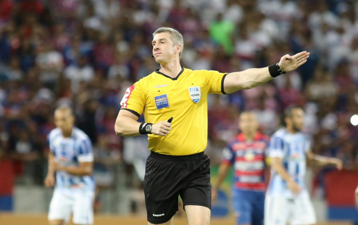 ￼Anderson Daronco terá a missão de apitar o Clássico-Rei do domingo (Foto: Pedro Chaves/FCF)