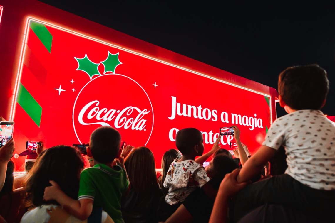 Ao todo, 25 municípios dos 10 estados de atuação da companhia irão receber o desfile dos caminhões iluminados (Foto: divulgação)