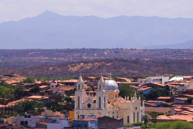 Vista aerea da Basilica de São Francisco no centro de Canindé