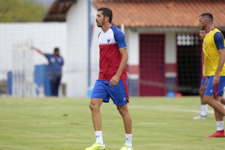 Bruno Melo fez o primeiro gol da vitória do Fortaleza no Clássico-Rei da final do Campeonato Cearense