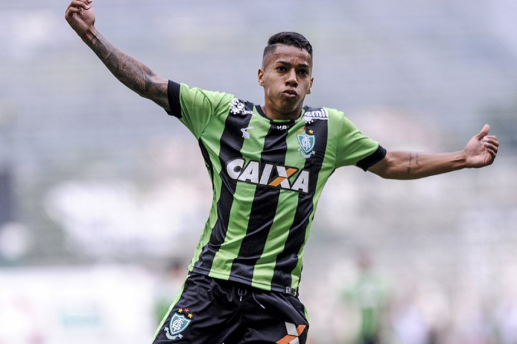 Matheusinho foi revelado pelo Coelho, onde fez nove gols em 2019 