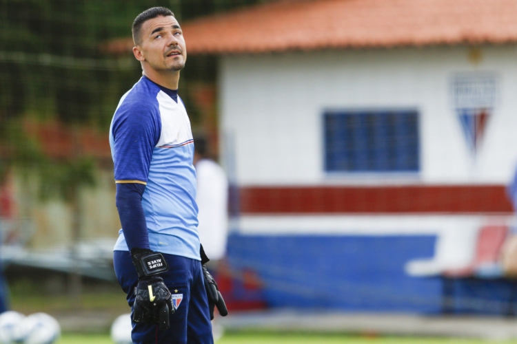 Felipe Alves tem treinado de forma separada do resto do elenco