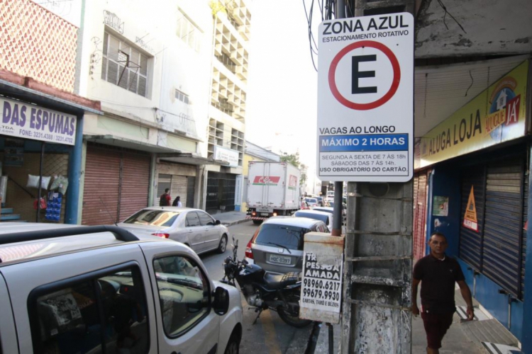 Veículos não cadastrados e que utilizarem as vagas em até 15 minutos terão as placas registradas pela AMC, mas não serão penalizados.