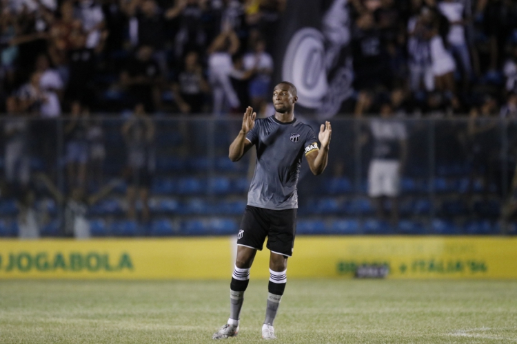 FORTALEZA, CE, BRASIL,17-01-2020: Zagueiro Luiz Otávio. Jogo amistoso Ceará x Safece, estádio Presidente Vargas.  (Fotos: Beatriz Boblitz/O Povo)