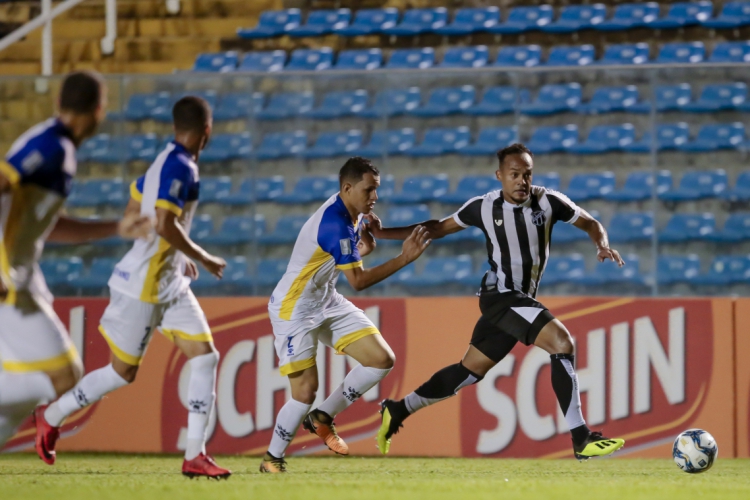 FORTALEZA, CE, BRASIL, 26-01-2020: Bruno Pacheco. Ceará x Frei Paulistano, jogo valido pela Copa do Nordeste, com empate em 2 x 2 no Estadio Presidente Vargas. (Foto: Aurelio Alves/O POVO).