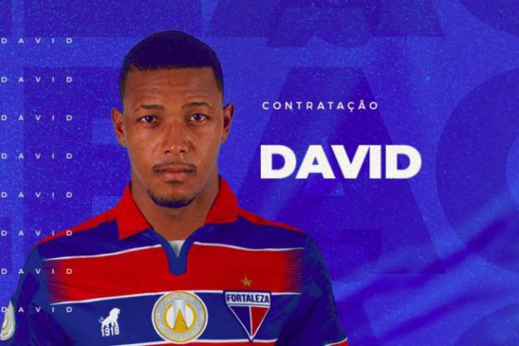 Jogador assinou contrato com o Leão por três temporadas. 