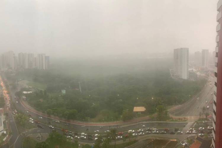 Chuva com muita intensidade ocorreu ao longo da madrugada