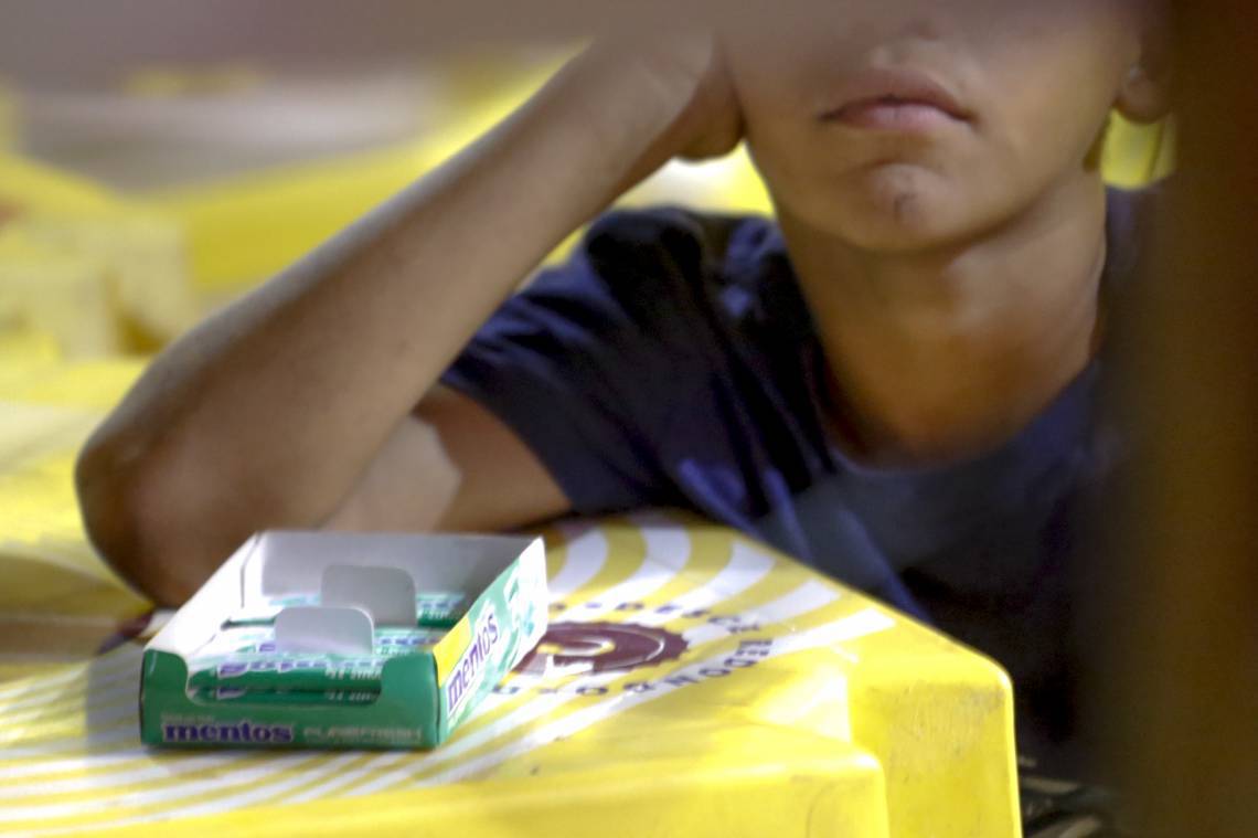 Trabalho Infantil na avenida Beira Mar, em Fortaleza. (Foto: Aurélio Alves)