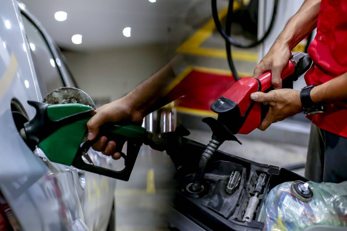 Preço dos combustíveis foram responsáveis por forte alta da inflação nos dois primeiros trimestres e por deflação no terceiro trimestre  (Foto: AURELIO ALVES)