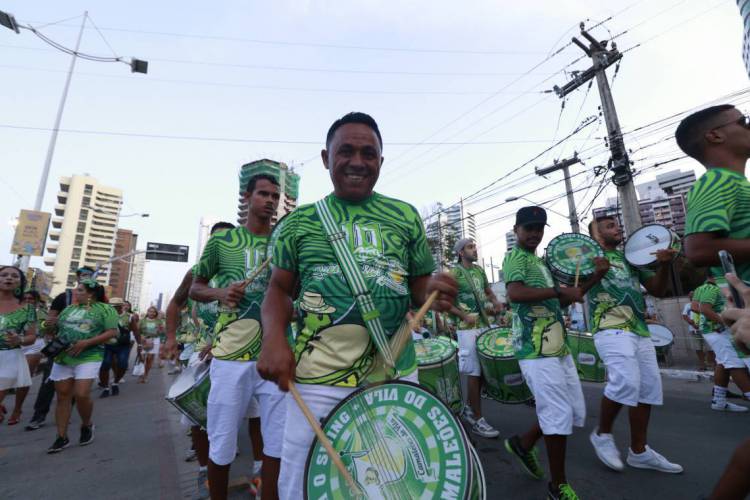 FORTALEZA, CE, Brasil. 08.02.2020:Pré-carnaval: Bloco dos Camaleões.  (Foto:Deísa Garcêz /Especial para O POVO)