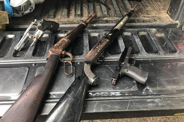 Armas foram encontradas em imóvel onde estava Adriano 