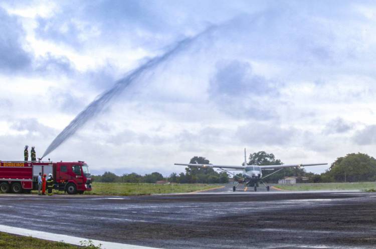 O trajeto foi feito pela aeronave Grand Caravan, da empresa Two Flex, com capacidade para nove pessoas - mais a tripulação.
