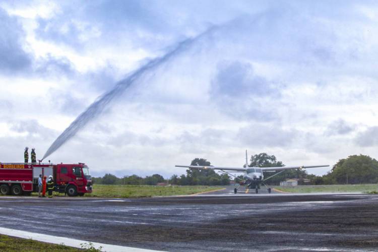 O trajeto foi feito pela aeronave Grand Caravan, da empresa Two Flex, com capacidade para nove pessoas - mais a tripulação.
