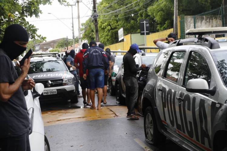 FORTALEZA, CE, BRASIL, 19-02-2020: 18º Batalhão da PM em Antonio Bezerra. Policiais Militares, aderem a paralisação da Policia Militar do Ceará. em vários comandos. (Foto: Mauri Melo/O POVO).