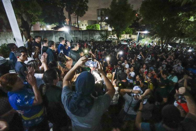 Militares promovem paralisações em busca por melhorias salariais desde a última terça-feira (Foto Fco Fontenele/ O POVO)